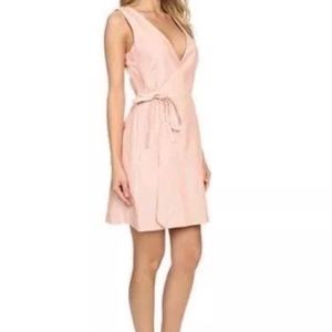 Arc’teryx Peach Linen Wrap dress 🧡🤍